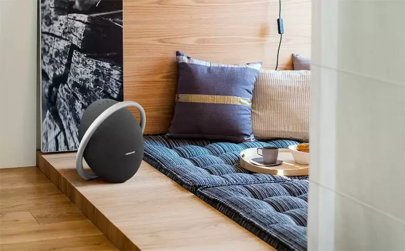 Harman Kardon Onyx Studio 8